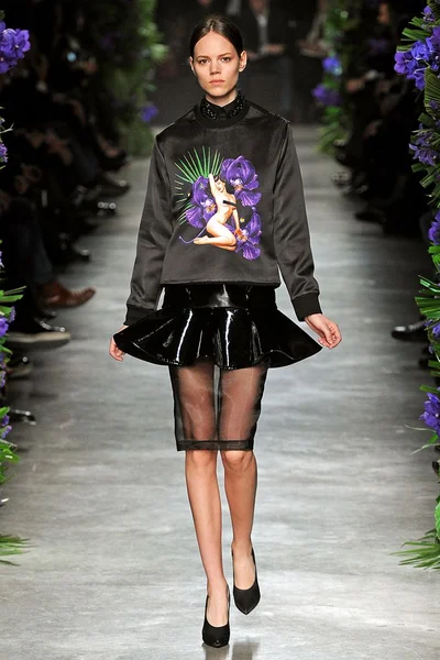 Look 23